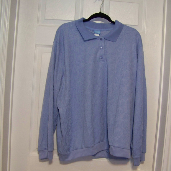 !!! 3 for $25 Comfort Corner Blue textured top - Picture 1 of 2